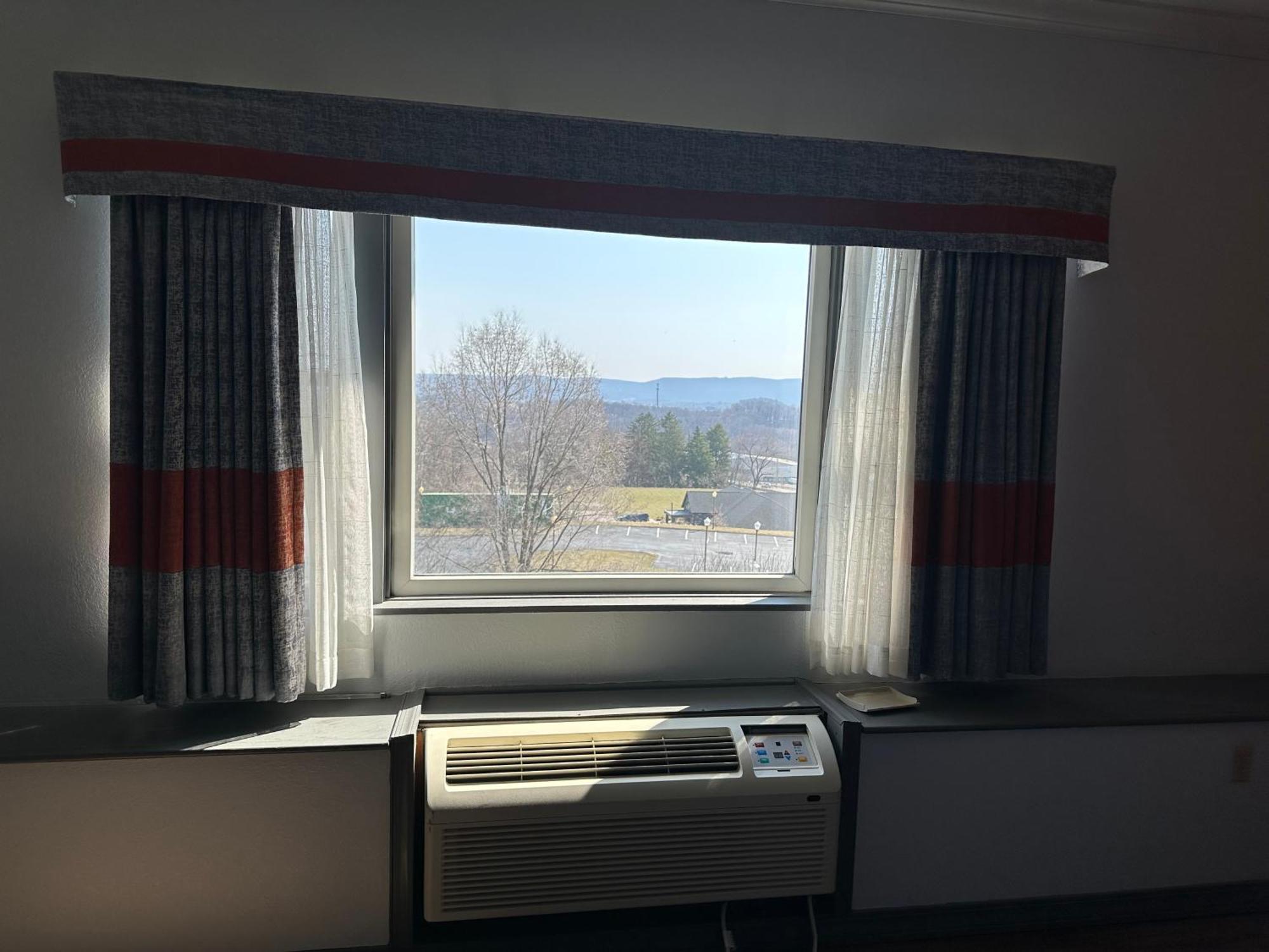 Inn at Mountainview Greensburg Extérieur photo